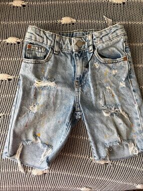 Boys Zara Distressed Light Wash Denim Shorts with Paint Splatter